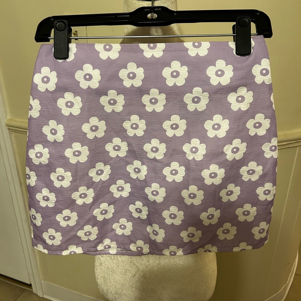 NWOT Floral Mini Skirt /Small/4/ SHEIN